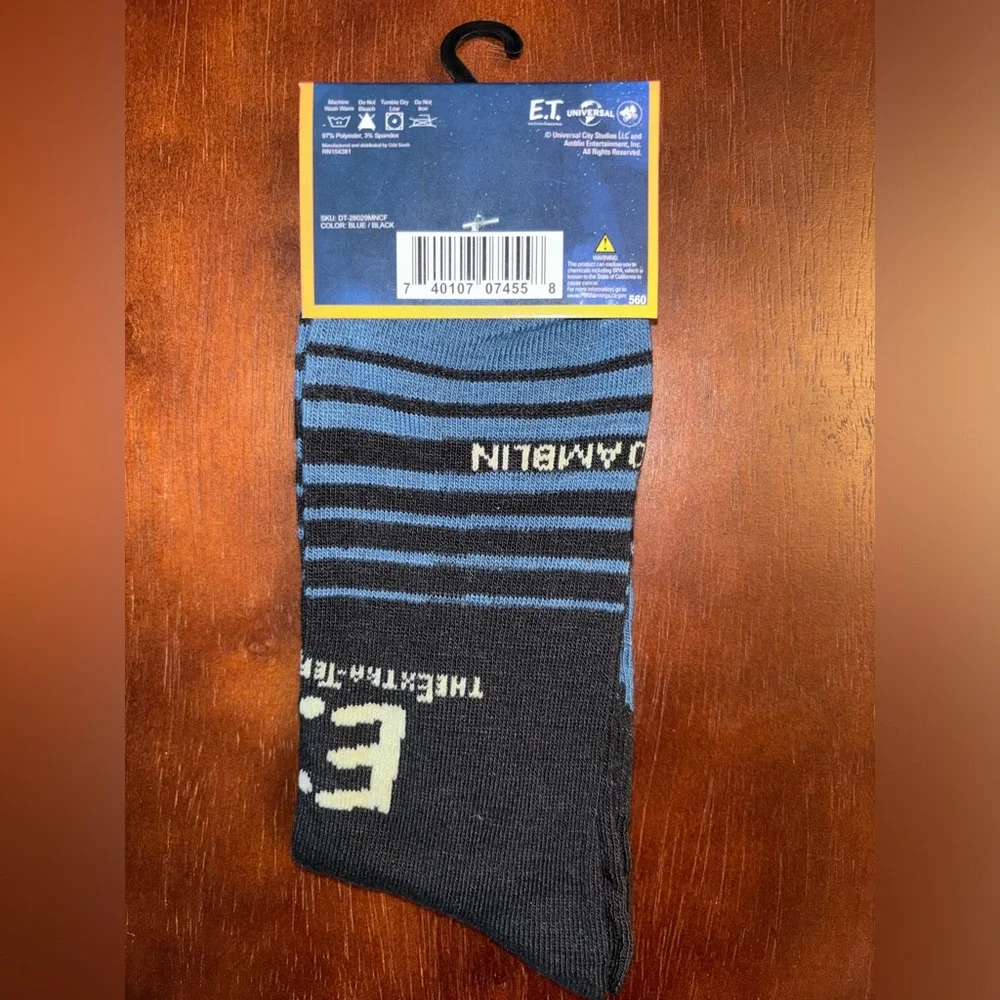 E.T. NOVELTY CREW SOCKS NWT MEN’S SHOE SIZE 6-12